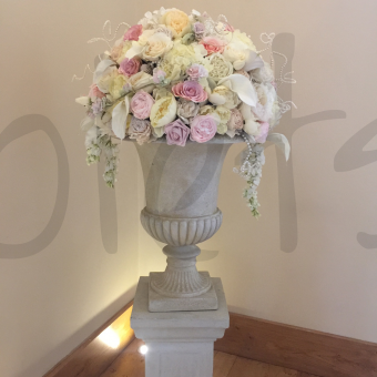 ivory-floral-urn-arrangement