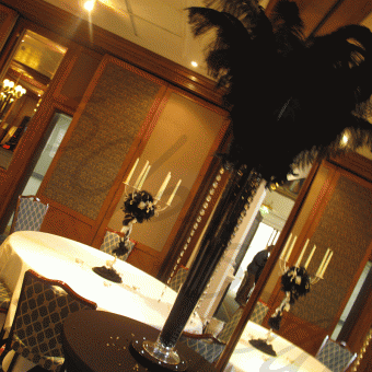 ostrich-feather-table-decoration