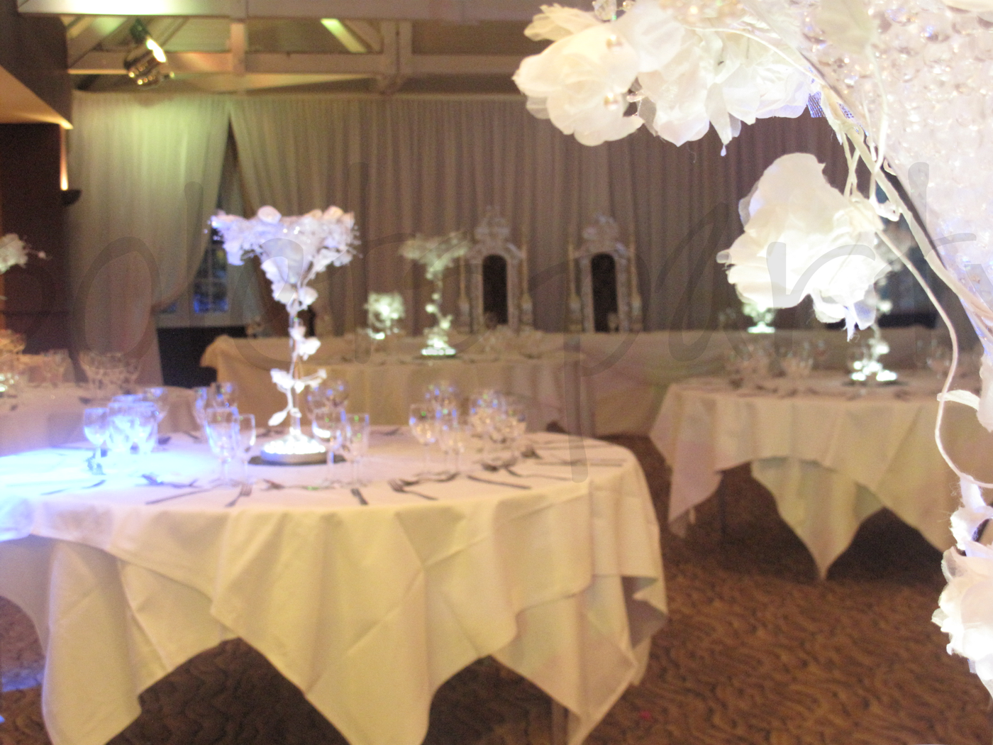 enchanted-table-decoration
