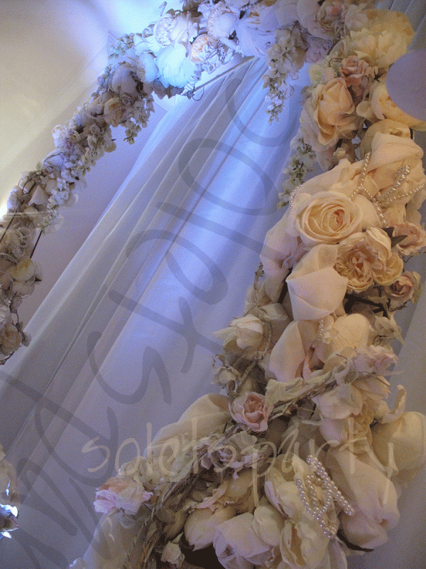 ivory-vintage-floral-arch-decoration