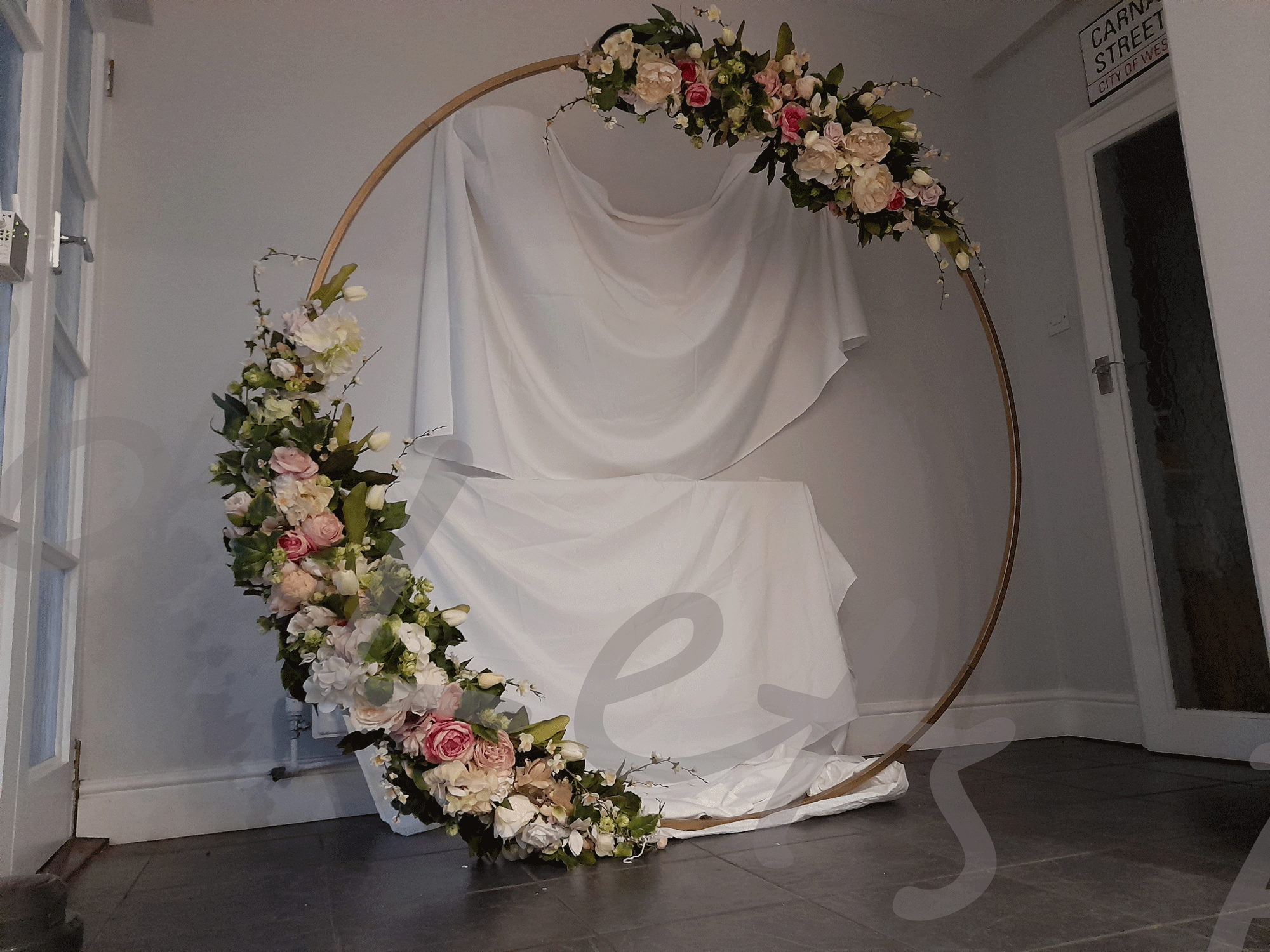 vintage-floral-hoop-decoration-hire