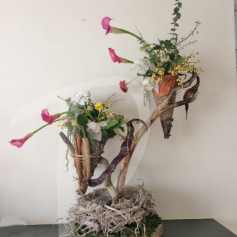 floral-sculpture-table-art